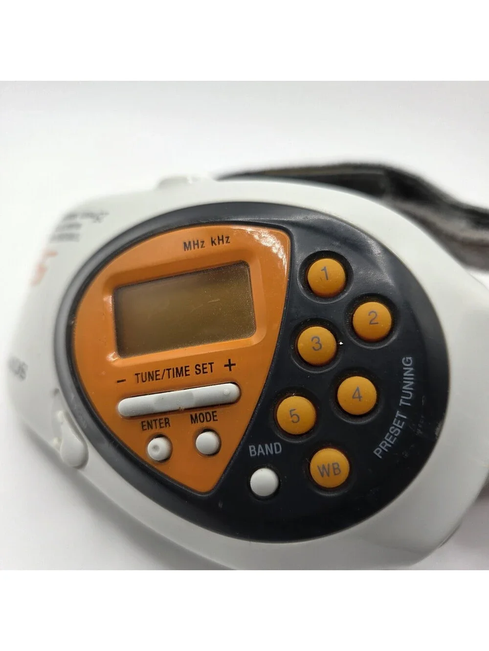 SONY TV WEATHER FM AM WALKMAN SRF-M80V